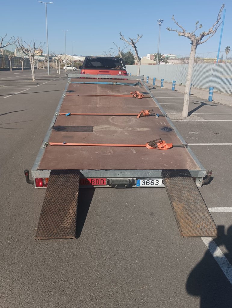 Remolque Plataforma Portacoches En Alquiler 1