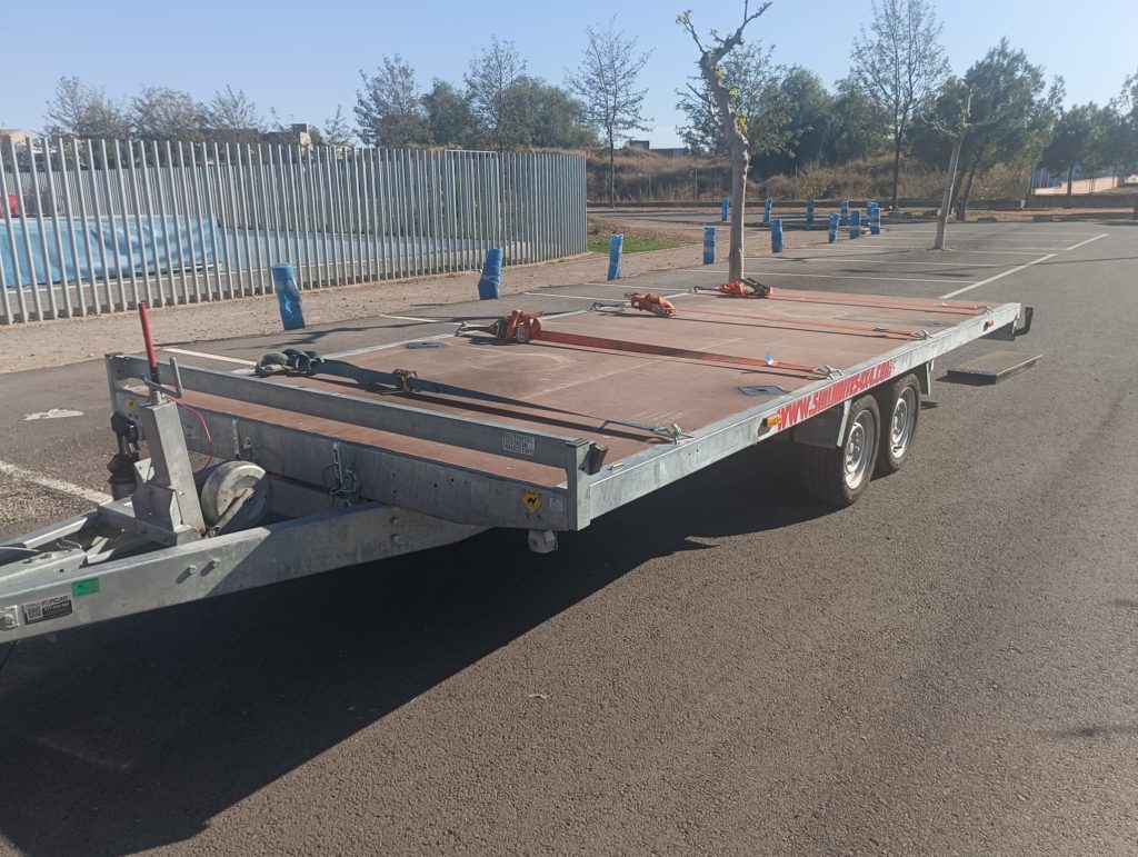 Remolque Plataforma Portacoches En Alquiler 3